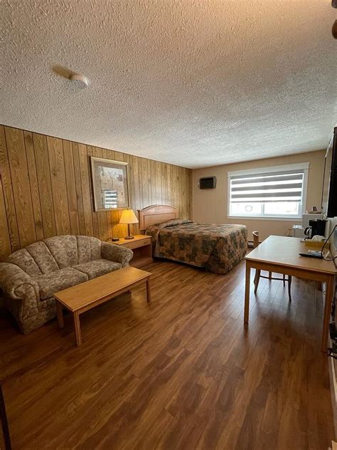 Greenwood motel - Nas suítes do GOA a beleza e o conforto estão em evidência em cada detalhe. Todos os nossos quartos possuem ar-condicionado, garagem privativa, saleta para refeições e TV …